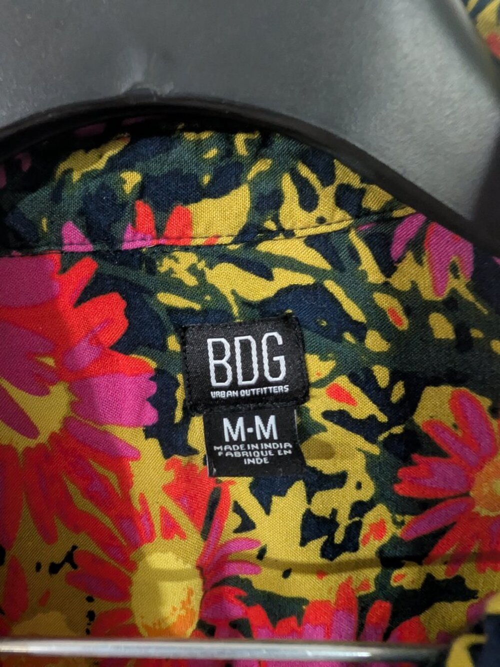 BDG Urban Outfitters Floral Button Up Shirt Medium Retro Daisy Print Pink Yellow - Picture 6 of 6